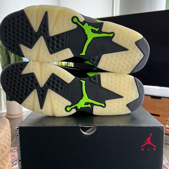 NEW Jordan 6 Retro Electric Green, Men’s Size 12 - Picture 7 of 8